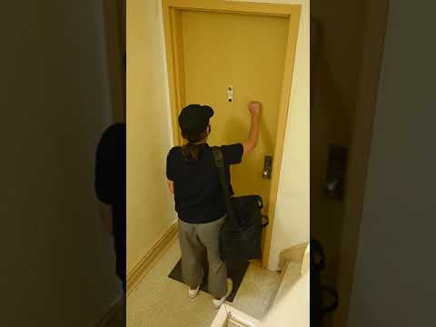 INTERNATIONAL DOOR TO DOOR SERVICE