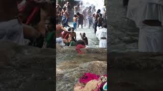 preview picture of video 'அகஸ்தியர் அருவி Agasthiyar falls is located to papanasam from tamiraparani river Tirunelveli distric'