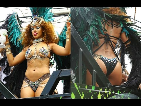 Rihanna Flaunts Her Assets In Bikini