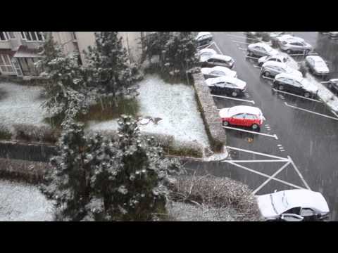 Ninge ca-n povești la Brașov! Imagini superbe surprinse cu prima zăpadă care s-a așternut &icirc;n această dimineață