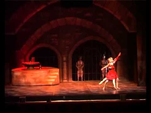 Büşra Ay- Esmeralda