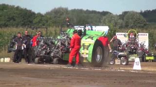 preview picture of video 'Simply Irresistible Modified 4,5t @ Tractor Pulling Edewecht 2013 by MrJo'