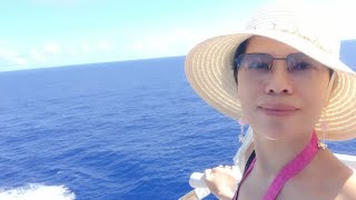 Relaxing ❤️ and checking around on Sea Days " Ocean breeze 💙 " 