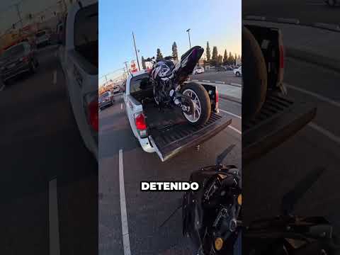 Vio una moto y no se pudo resistir a hacer esto
