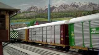 preview picture of video 'LIONEL UP Auto Rack Train'