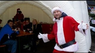preview picture of video 'Kerstman in Brielle - Een schouderklopje Ho, Ho, Ho...Merry Xmas / 2013'