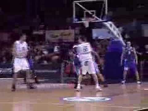 14 24-11-07 BCO-Bree - Elvir Ovcina zet z'n verdediger schit