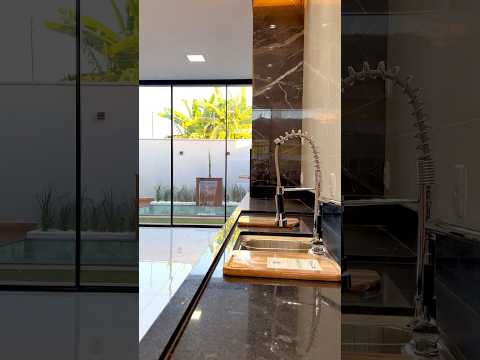 A MELHOR CASA EM MEIO LOTE 🏠 Vídeo Completo no Canal