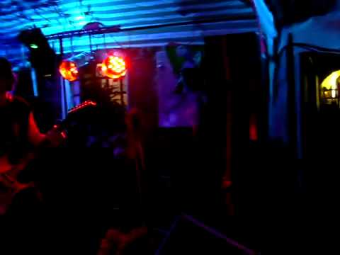 A5 - "Něco" na živo