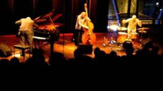 The Bad Plus - The Radio Tower has a Beating Heart (live at Bimhuis, Amsterdam, 07.10.2010)
