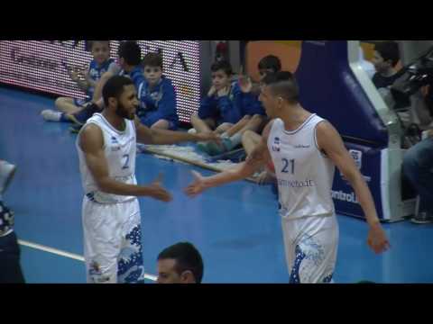 Roseto Sharks vs Fortitudo Bologna 71-68 (Serie A2 -- 25 marz 2017):gli highlights
