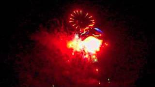 preview picture of video 'Bonfire Night - Fireworks at Roundhay Park Leeds'