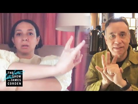 フレッド-アーミセンは、隔離で手話を学んでいる (Fred Armisen Is Learning Sign Language in Quarantine)