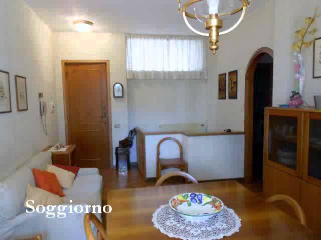 lido di camaiore appartamento con giardino