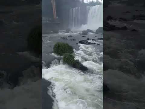 Cataratas do Iguaçu . ( Paraná)