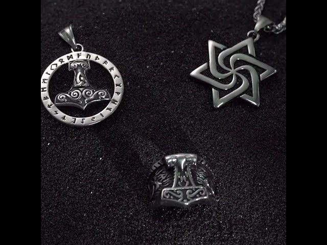 Vídeo relacionado con FaithHeart Colgante Calavera Cuervo Celta Hombre Cráneo de Pájaro con Trinidad Irlandesa Collar Vikingo Acero Inoxidable 316L Talismán de Amuleto Familia Joyería Hip Hop Joven