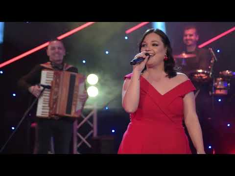 Ivana Serafimovska i Grupa Molika - Kako vo tebe da poglednam (New Year Show 2022)