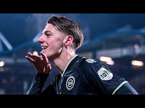 Stije Resink is a COMPLETE MIDFIELDER