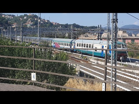 Transito Regionale Veloce a Bivio Fegino con UIC-X e Medie Distanze