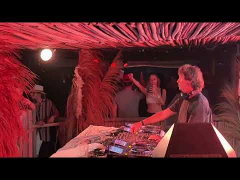 Hernan Cattaneo playing