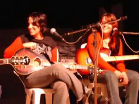 MarthaV & Mariana Davies - Happiness Is A Warm Gun 1.mp4