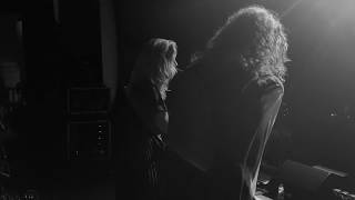 Saving Grace cover Low’s Everybody&#39;s Song