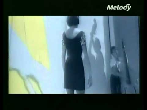 LIANE FOLY - clip "Au fur et à mesure" (1990)