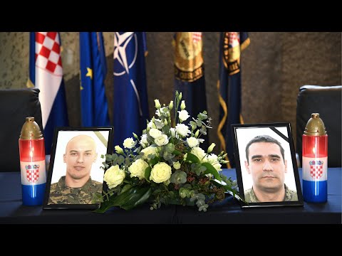Otvorene Knjige žalosti za poginule pilote Baturinu i Klarina