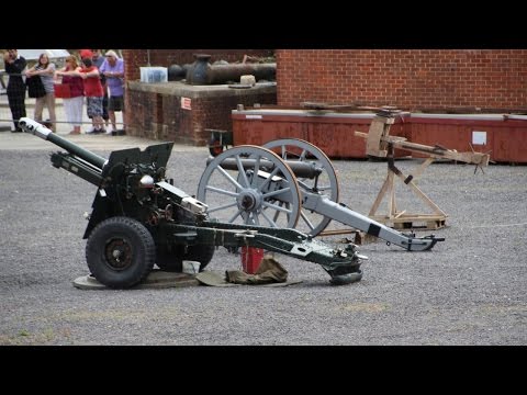 THE ROYAL ARTILLERY MUSEUM - ARTILLERY FIRING