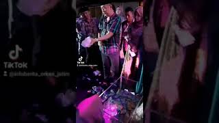Download lagu saweran Gila banget orkes dangdut Madura mp3 Download lagu saweran Gila banget orkes dangdut Madura mp3