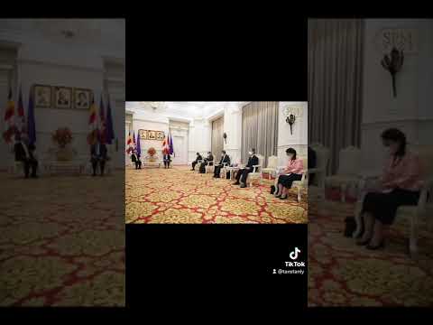 这个就是柬埔寨守信贩卖人口的，你去私信他找他，钱记得拿多一点给他花可能他会就你出来脱离苦海🇰🇭☠️💰💰💰💰💰