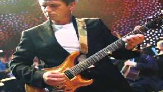 Mike Oldfield playing electric guitar (Moonlight Shadow + Amarok + solo)