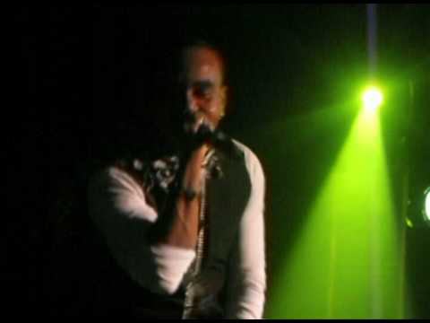 Shaggy 2009 Live in Bari.avi