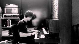 Video thumbnail for Roland XV-3080 Demo (just messing around) by Olivier