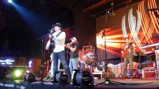 Tracy Lawrence - Can&#39;t Break It to My Heart (Houston 12.11.14) HD