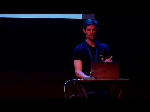 GitOps Patterns for managing cloud native applications by Roberto Carratalá & Germán M Yébenes