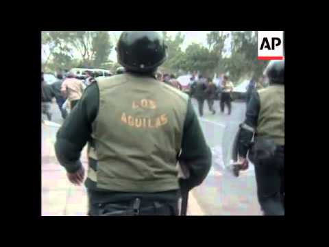 PERU: CONSTRUCTION WORKER DEMONSTRATORS CLASH WITH POLICE