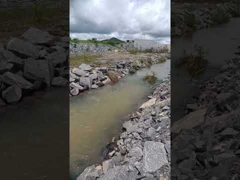 Transbordando da Barragem da transposição do São Francisco