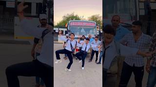 Download lagu Mein Nikla Gaddi Leke ||Trending Shorts #mainniklagaddileke #shorts #ytshorts #dance #danceinpublic mp3