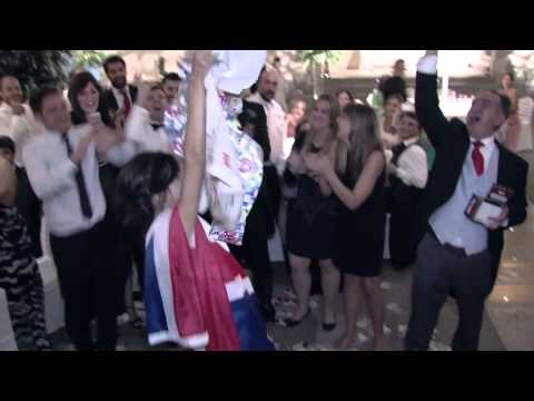 EL Divertido Baile DE Fátima Y Juan