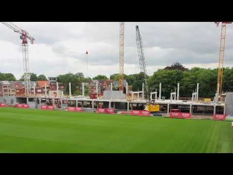 Bouwen aan de hoofdtribune van KV Mechelen