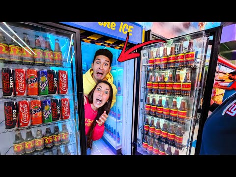 ENTRIAMO NEL PASSAGGIO SEGRETO NASCOSTO DI UN SUPERMERCATO GIGANTE MISTERIOSO IN AMERICA!