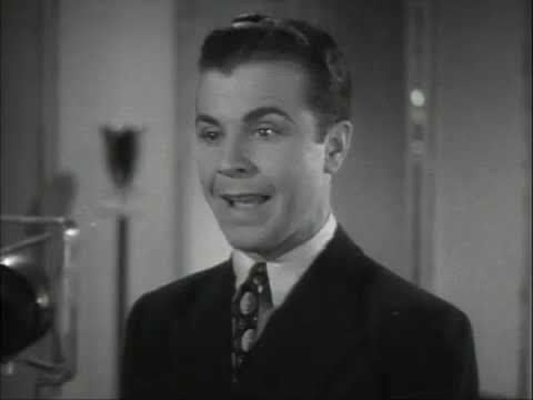 Broadway Gondolier (1935) - The taxi driver tenor's radio debut.