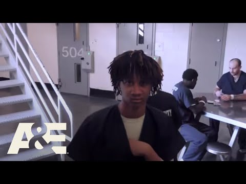 60 Days In: The Pod Bully (Season 4 Flashback) | A&E