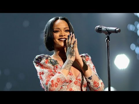 Top 5 Singers surprised by fans singing skills - Rihanna, Jessie J, Ariana Grande, Beyonce