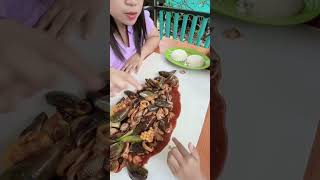Download lagu Seafood spills out again in the seafood ocean on Jalan Semarang mp3