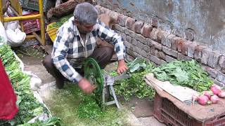 2014-12-14 At the market, New Delhi