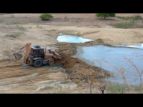 Fazendo limpeza do açude do sítio mandacaru salitre ceará 