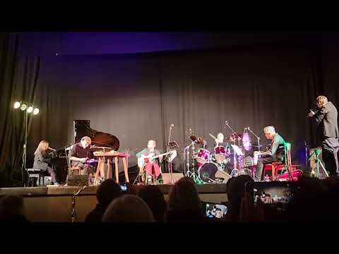 Henry Now feat. Anna Barbazza - Little red riding hood hit the road, live Piacenza 18/11/22