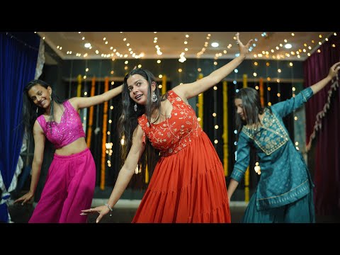Beautiful Sangeet Dance Performance Bride and her Sister - Indian Wedding | Aaja Nachle | Desi Girl